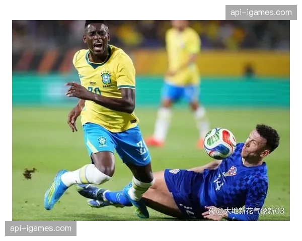 巴西桑巴军团阵型摇摆不定，多里瓦尔测试4-2-4以弥补中场控制力下滑